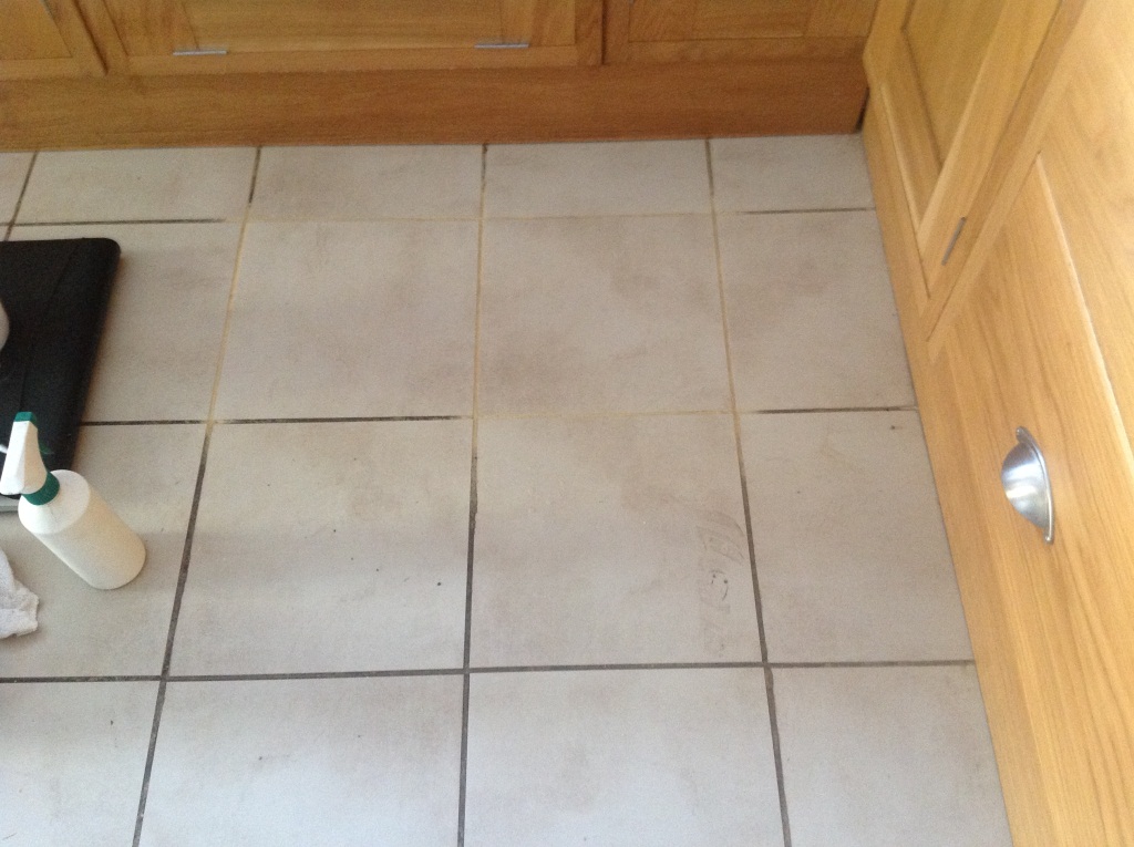 The quickest way to clean kitchen tiles